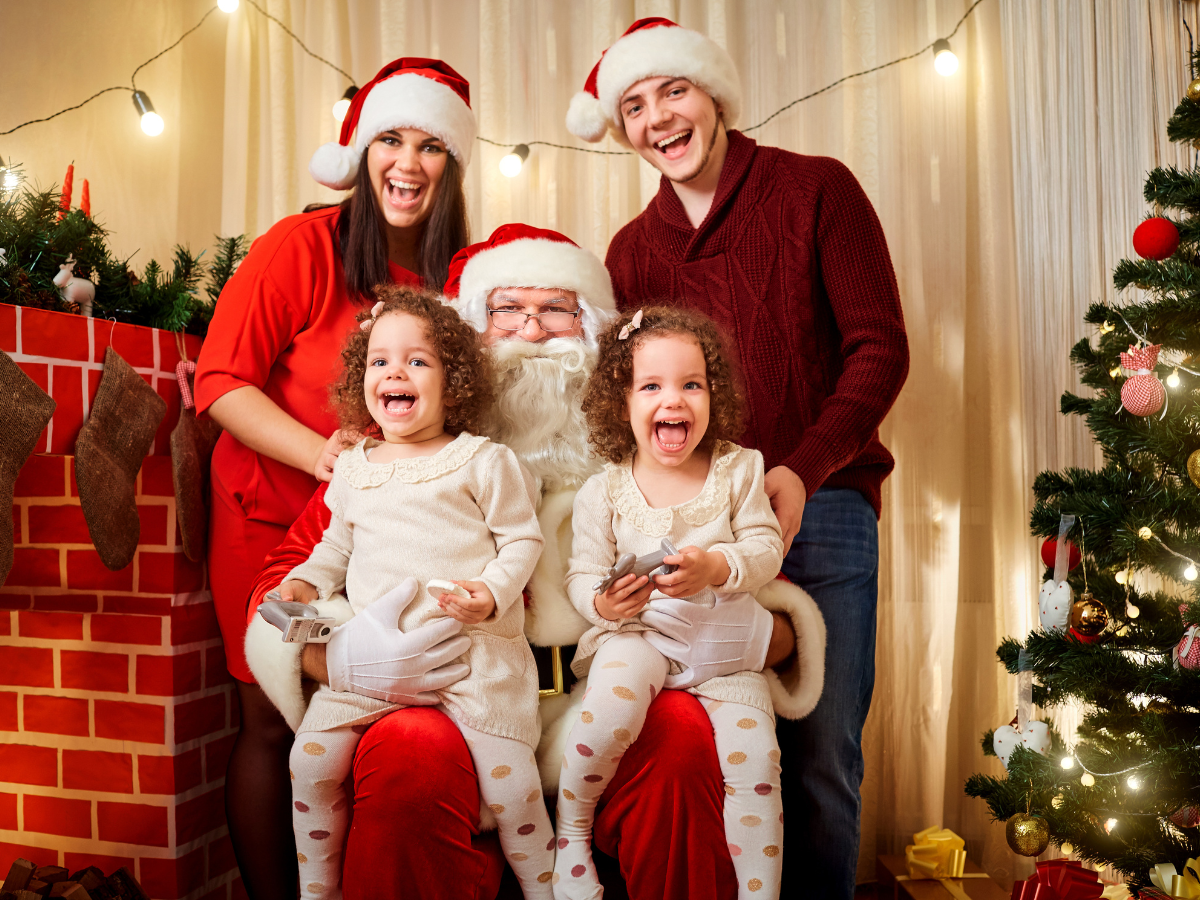 Photos with Santa in Charlotte: family photo with santa