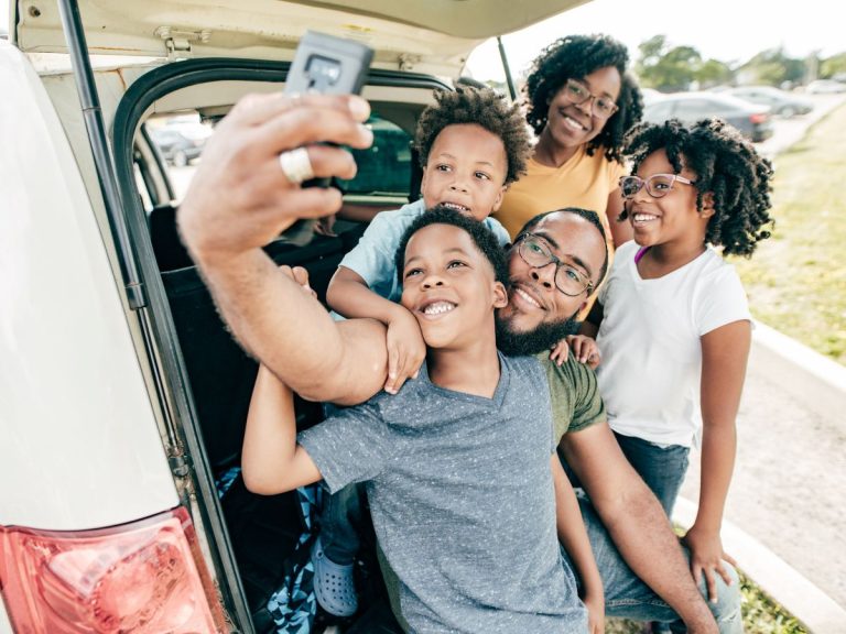 Day Trips from Atlanta: family taking a selfie